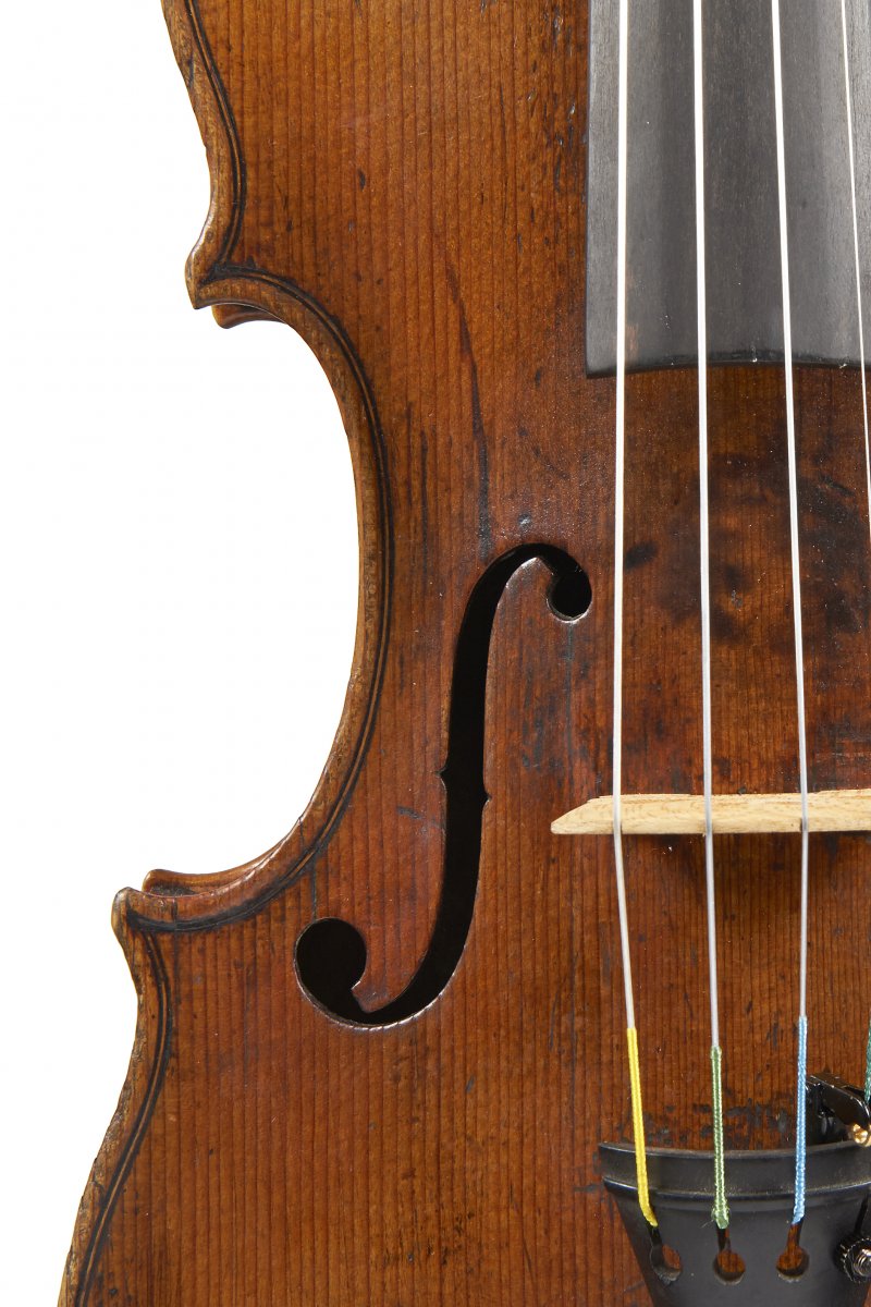 Violin by Antonio and Hieronymus Amati, 1584 Photography